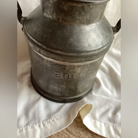 Vintage 2 quart milk pail - Picture 2 of 7